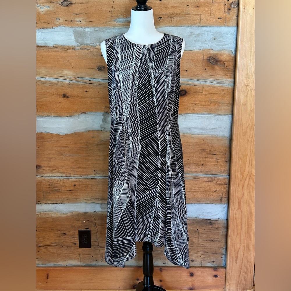 DKNY Black Contemporary Cinched Shift Dress